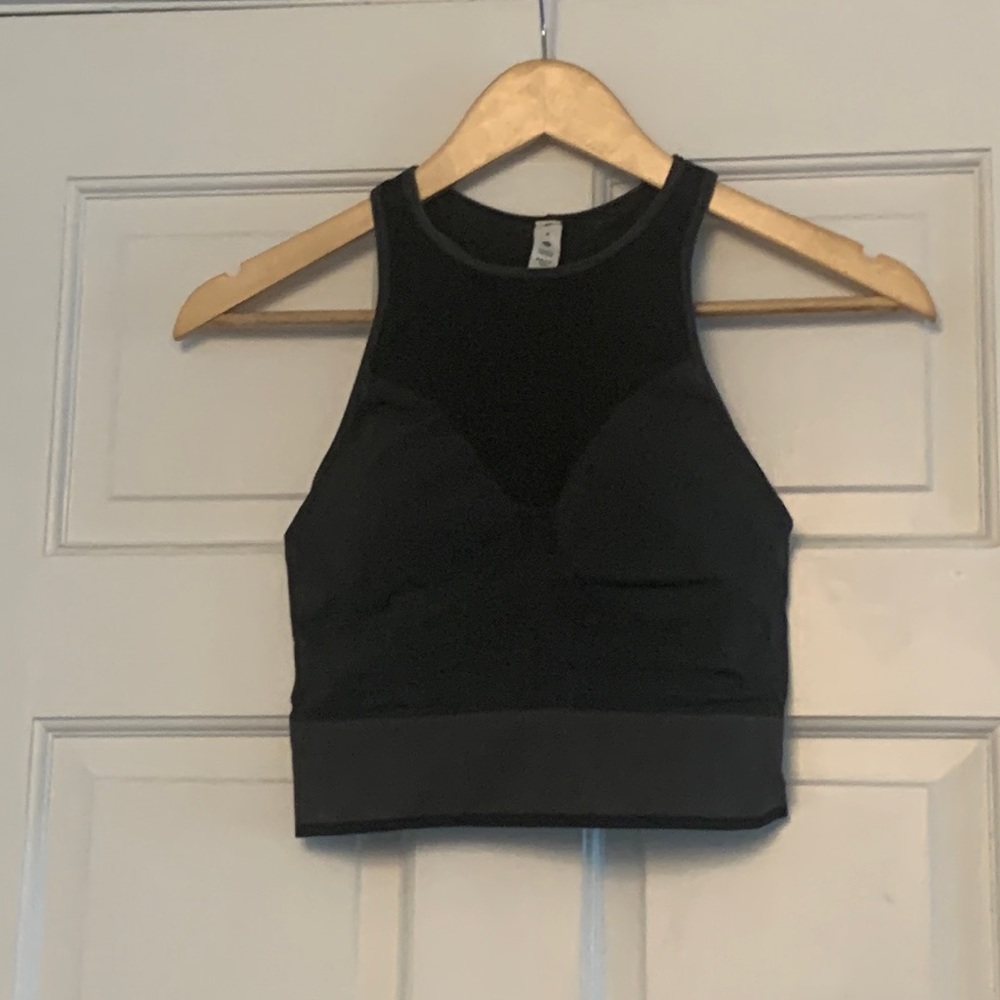 Black workout crop top with built in pads